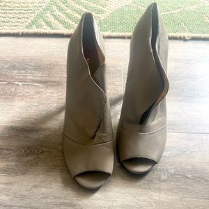 Nine West peek a boo booties